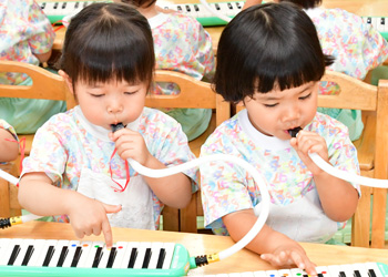 遊びの中で育っていきます！　音楽あそび